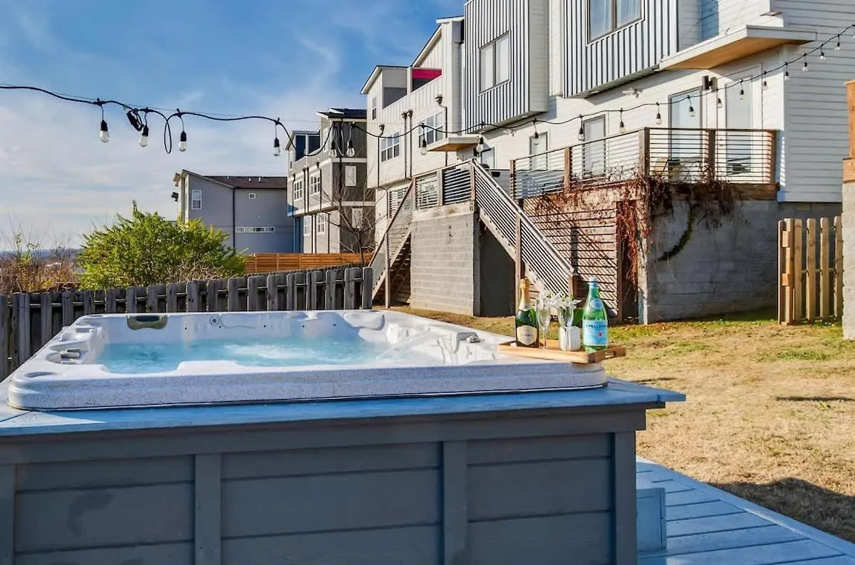 펜션 Rooftop Skyline Views - Private Hot Tub - Fire Pit 내슈빌